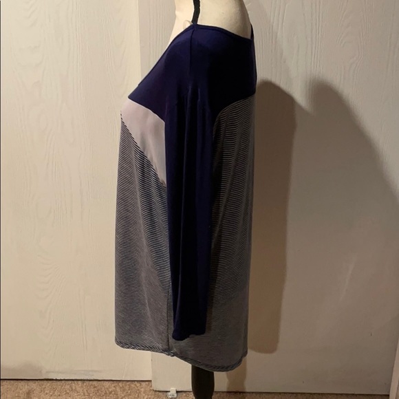 BKE red top - Picture 4 of 5